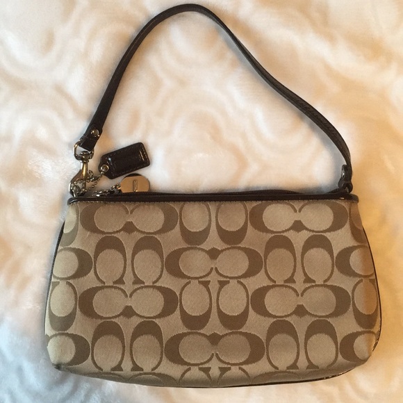 Coach wristlet - Picture 3 of 4